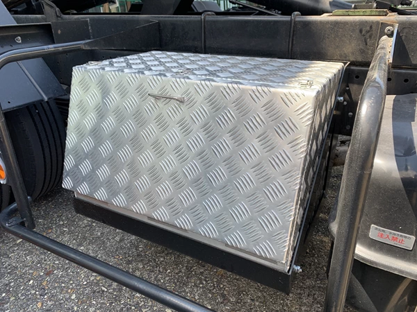 トラック用小物入れボックスの設計・製作を行いました