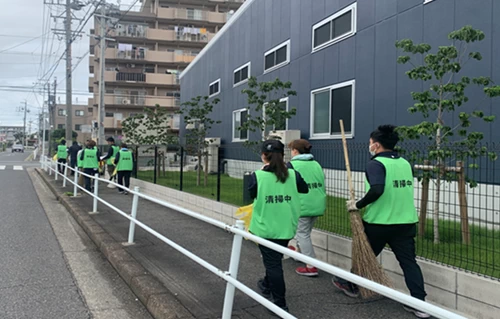 私たち株式会社創円は、地域社会の一員として、定期的に地域清掃活動を実施しています。