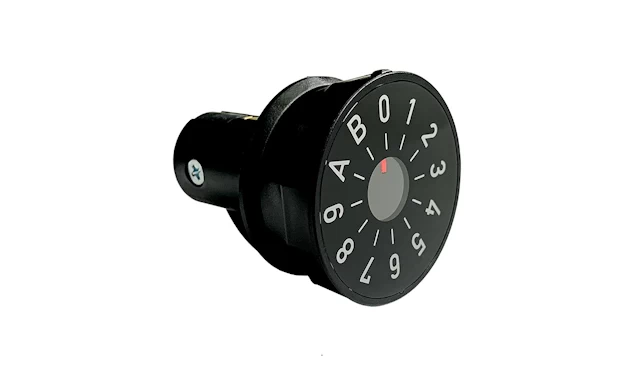 時計の文字盤をイメージした新デザインのダイヤル鍵です。